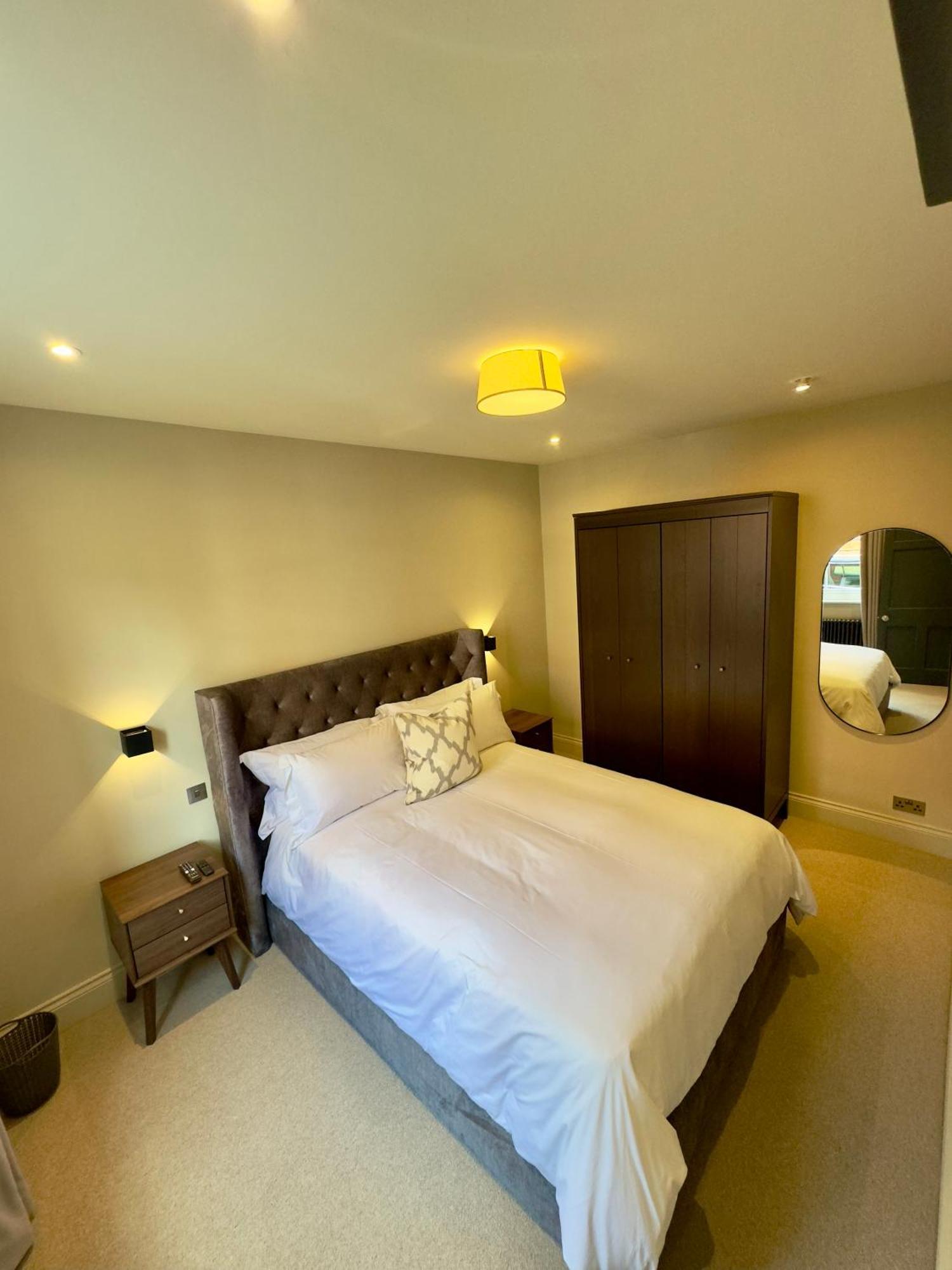 Macbeths Corner High End Luxury Apartment In Centre With Parking Stratford-upon-Avon Exterior foto