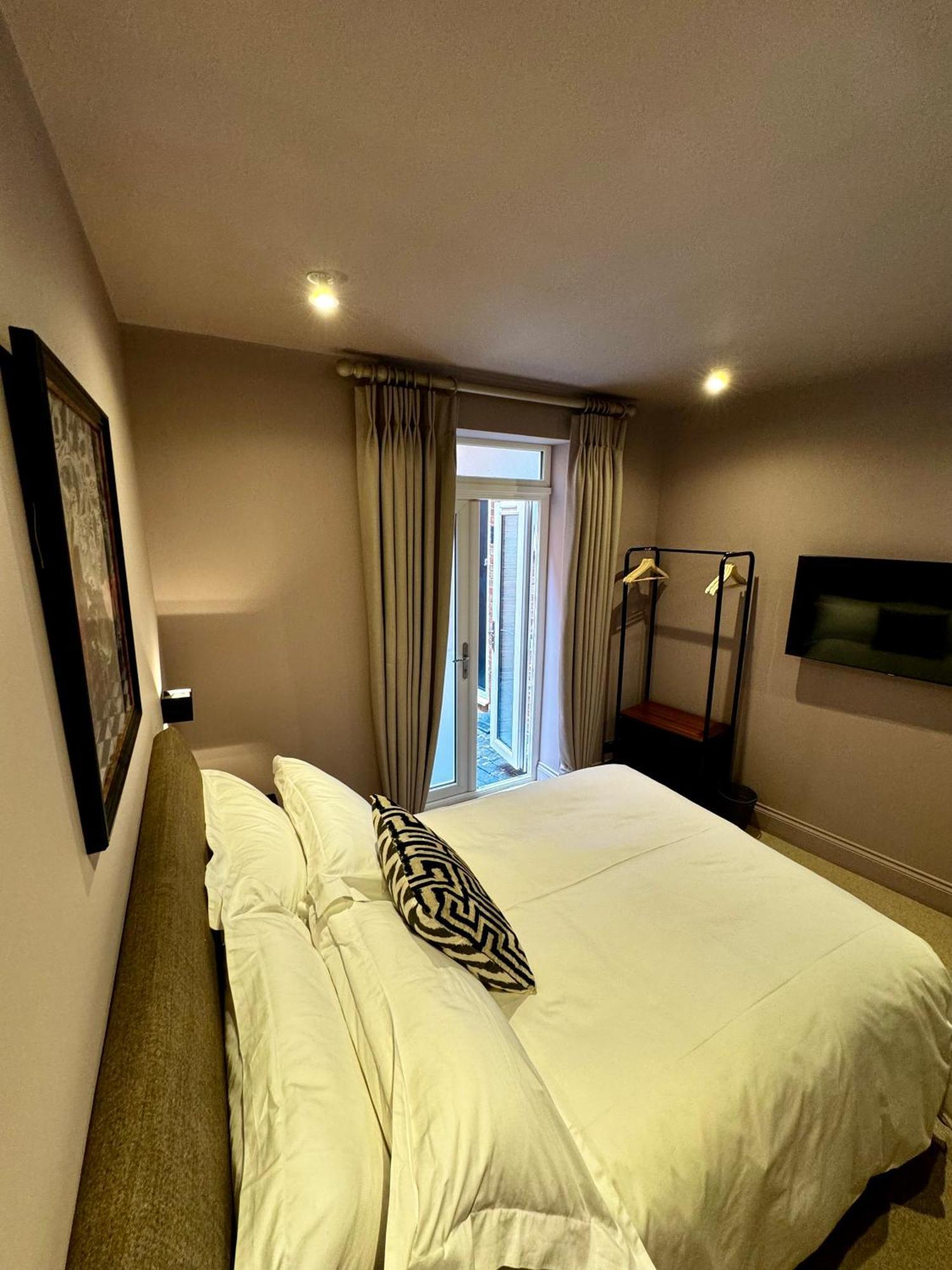 Macbeths Corner High End Luxury Apartment In Centre With Parking Stratford-upon-Avon Exterior foto